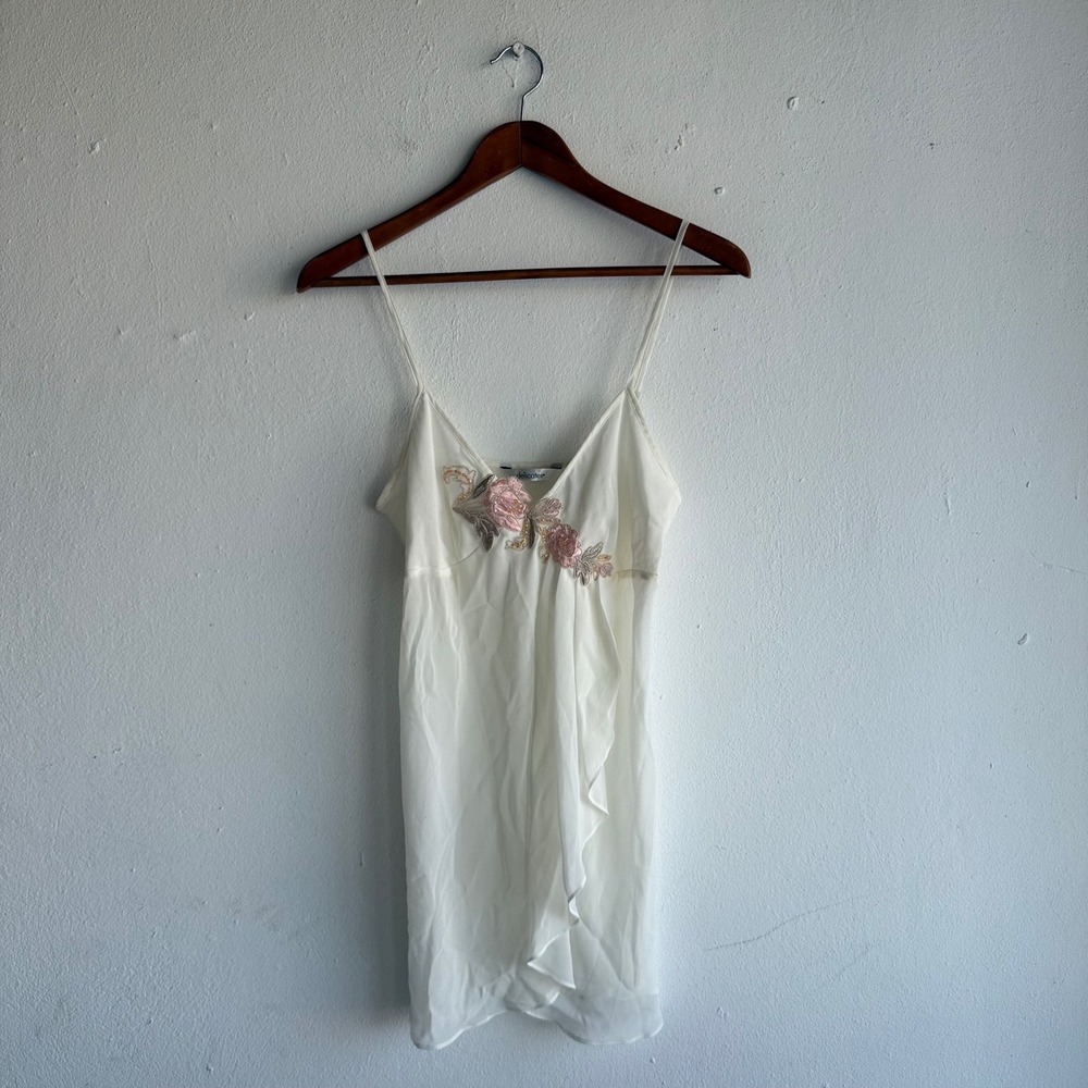 Delicates Ivory Floral Embroidered Beaded Ruffle Chemise Nightgown Small‎
